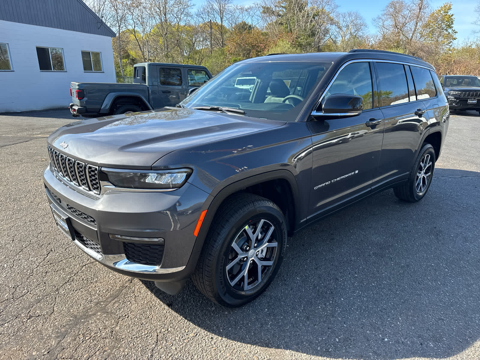 2025 Jeep Grand Cherokee Limited photo 4