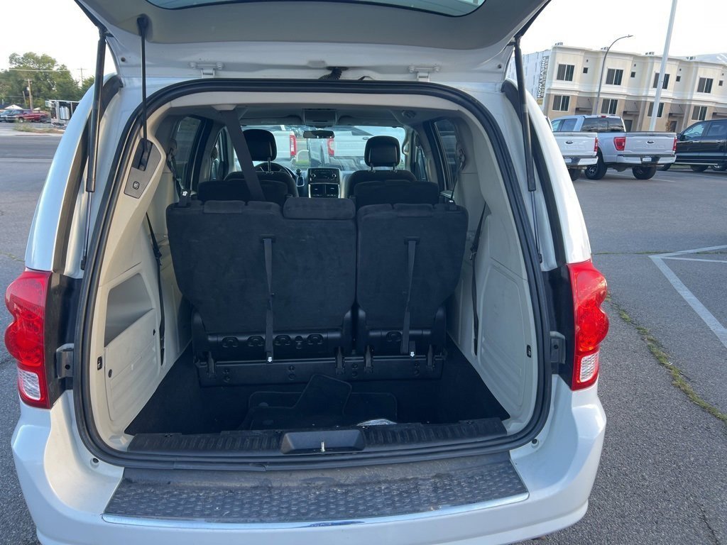 2014 Dodge Grand Caravan SXT photo 9