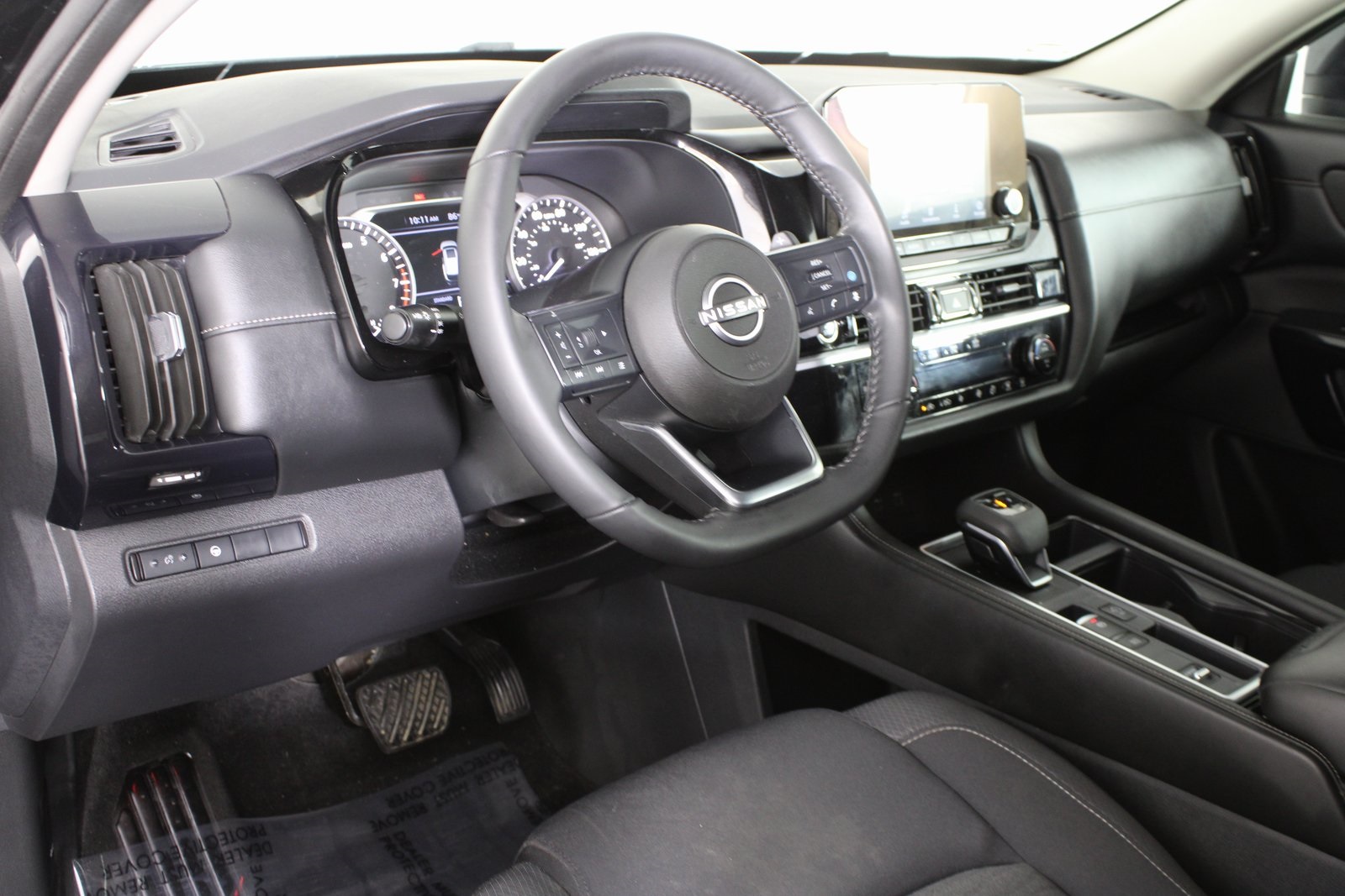 2024 Nissan Pathfinder SV photo 10