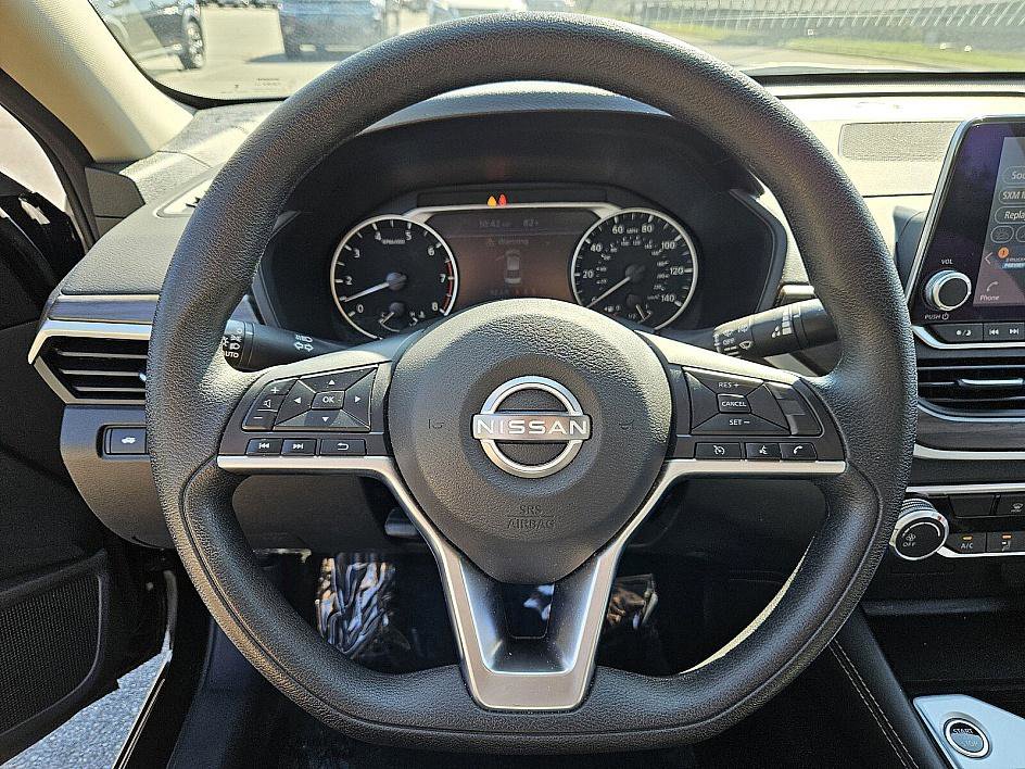 2023 Nissan Altima 2.5 SV photo 22
