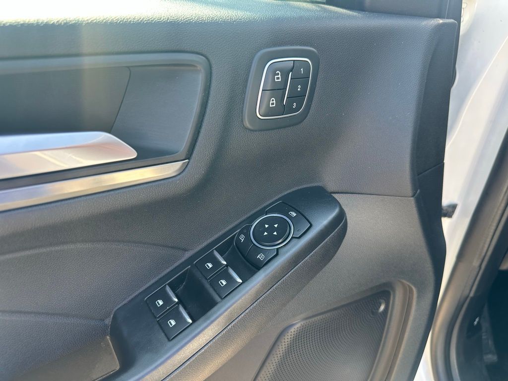 2022 Ford Escape Titanium photo 10