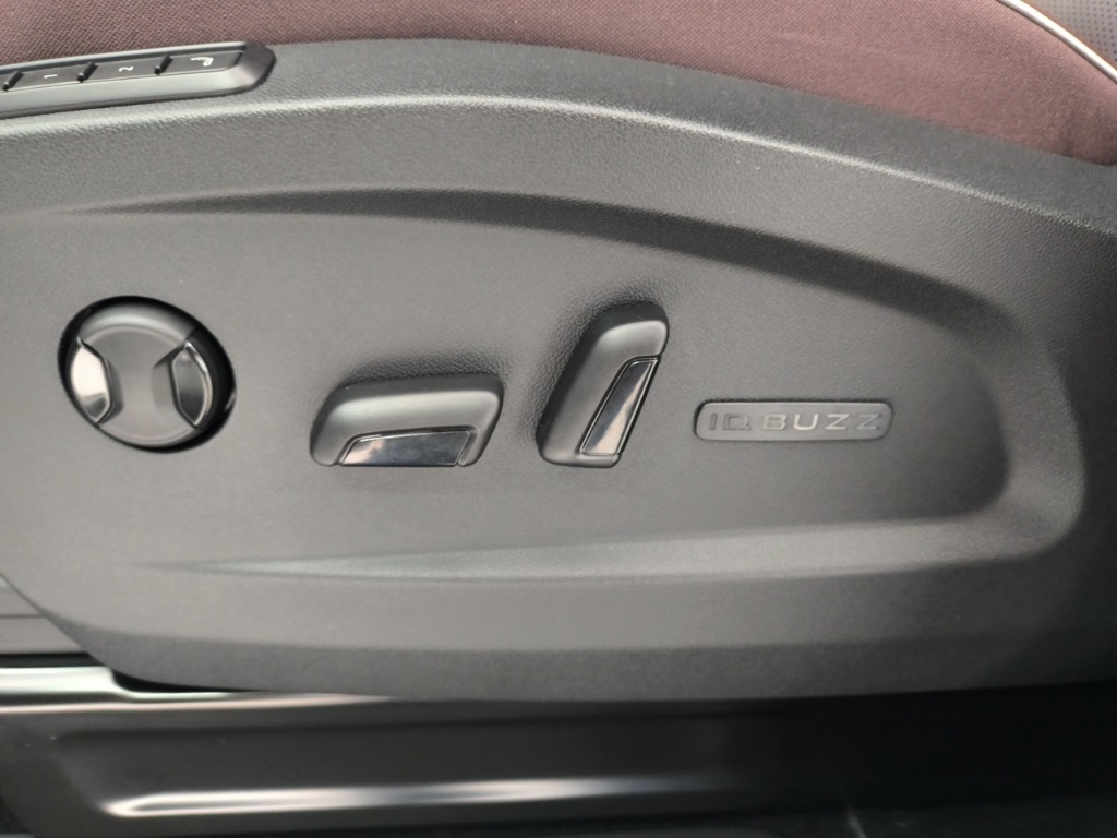 2025 Volkswagen ID. Buzz Pro S photo 37