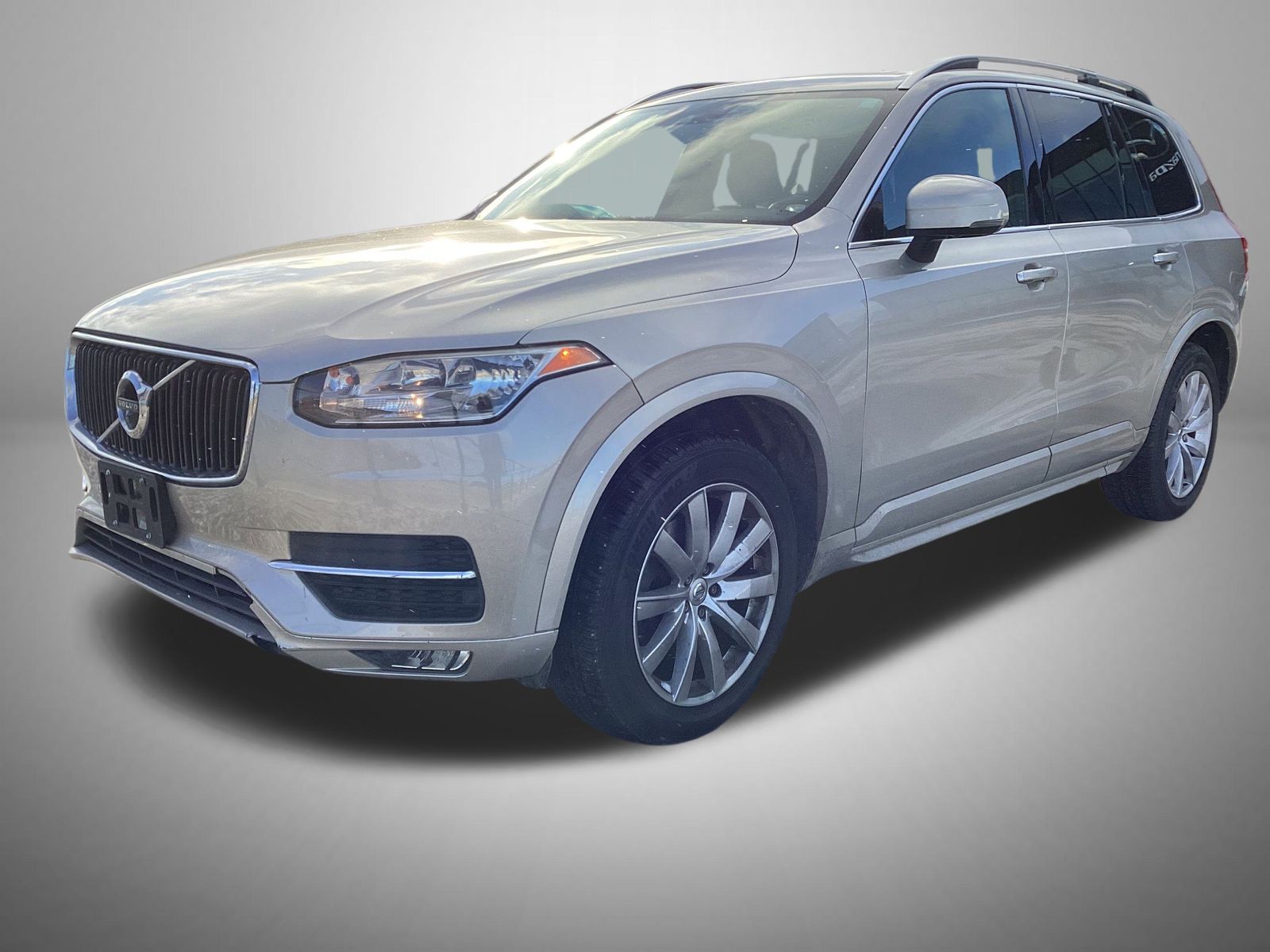 2016 Volvo XC90 Momentum's photo