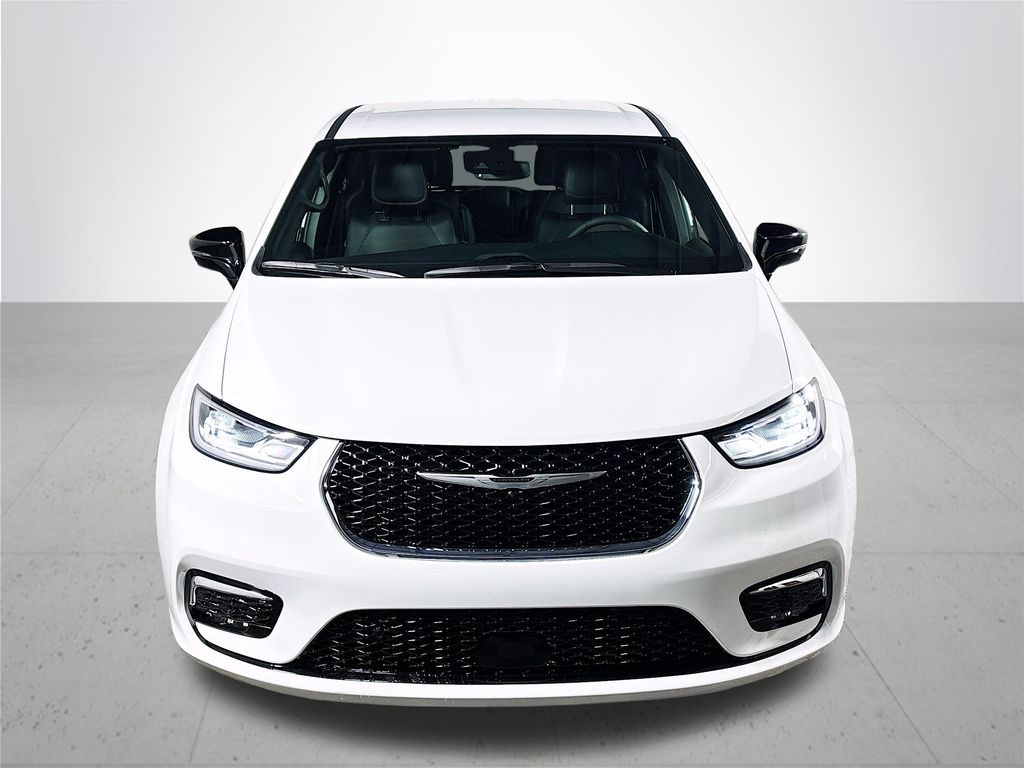 2025 Chrysler Pacifica Hybrid photo 3