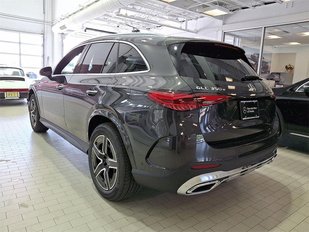 2025 Mercedes Benz GLC 350e 4MATIC photo 3
