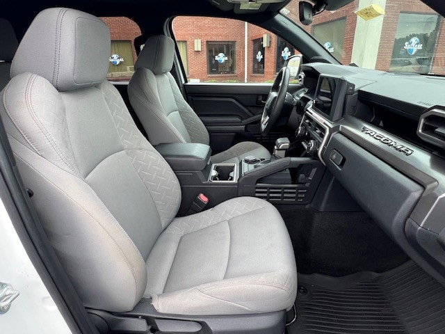 2024 Toyota Tacoma SR5 photo 17