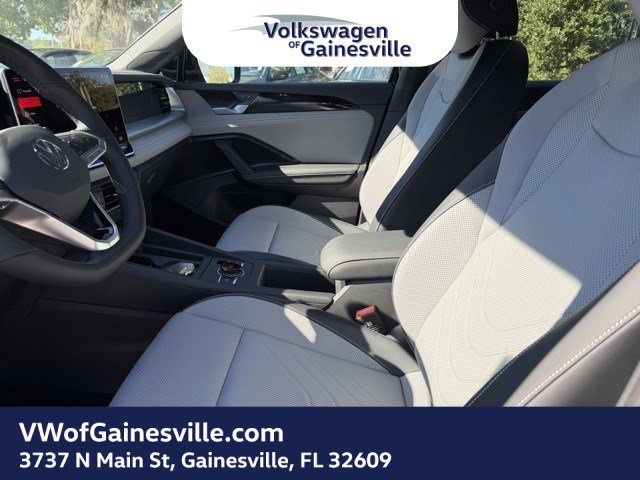 2026 Volkswagen Tiguan SE R-Line Black photo 4