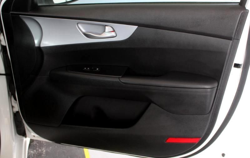 2024 Kia Forte LX photo 23