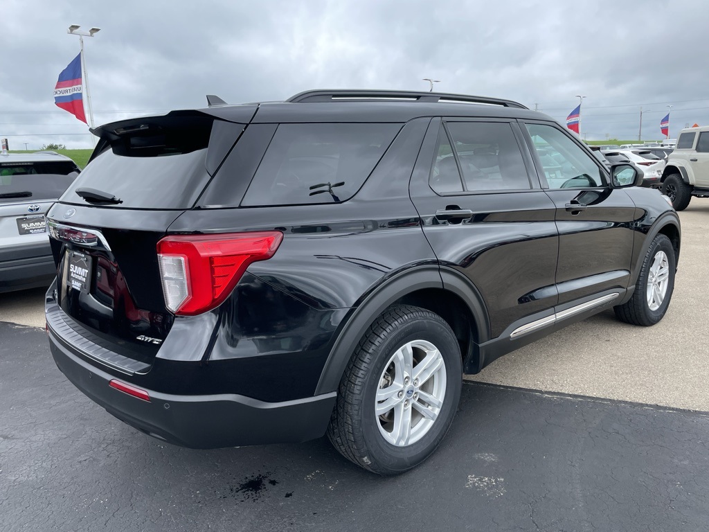 2023 Ford Explorer XLT photo 3