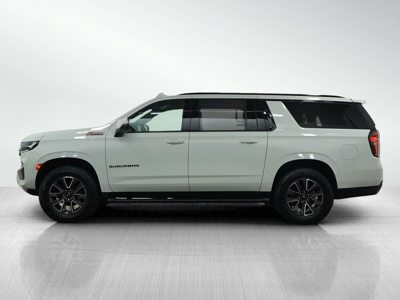 Used 2024 Chevrolet Suburban Z71 with VIN 1GNSKDKD9RR184543 for sale in White Bear Lake, Minnesota
