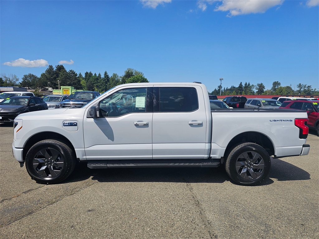 2025 Ford F-150 Lightning photo 4