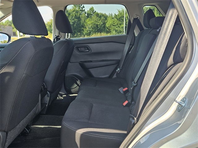 2025 Nissan Rogue S photo 5