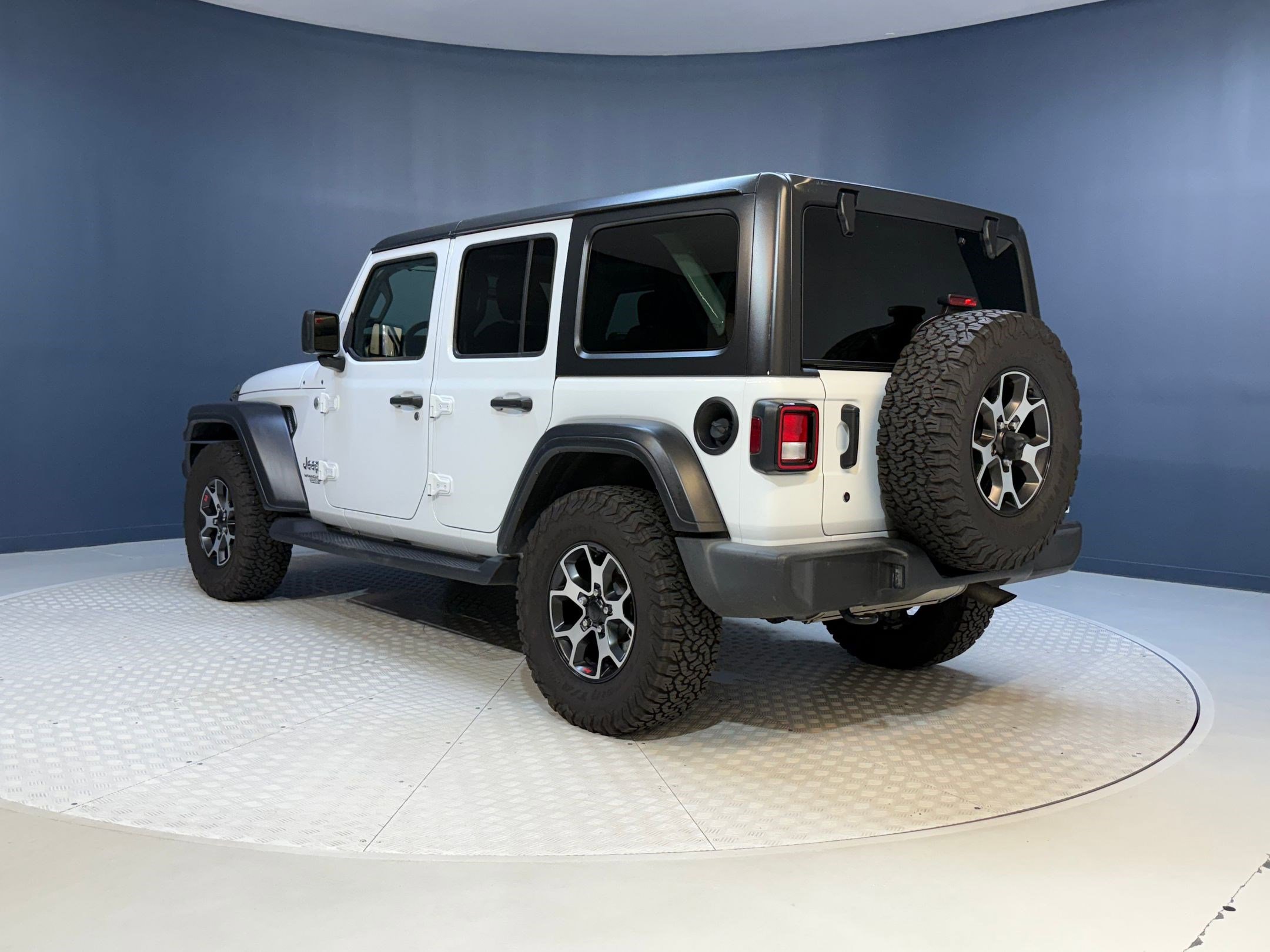 2018 Jeep Wrangler Unlimited Sport S photo 3