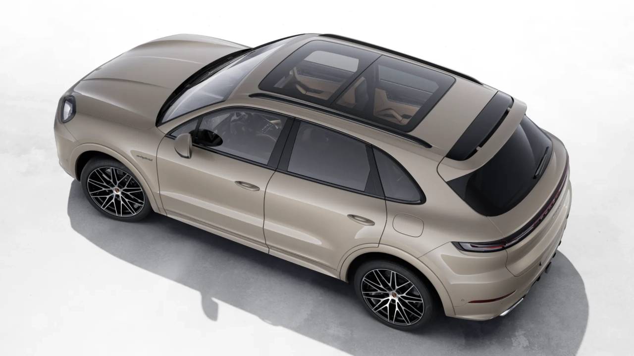 2026 Porsche Cayenne E-Hybrid photo 4