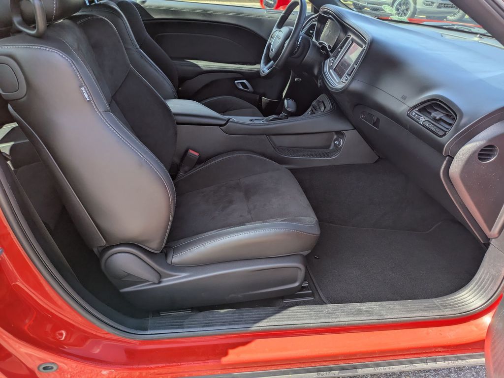 2023 Dodge Challenger R/T photo 21