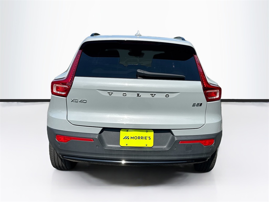2024 Volvo XC40 Core photo 6