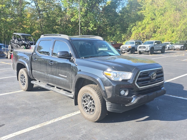 2019 Toyota Tacoma SR5 photo 2