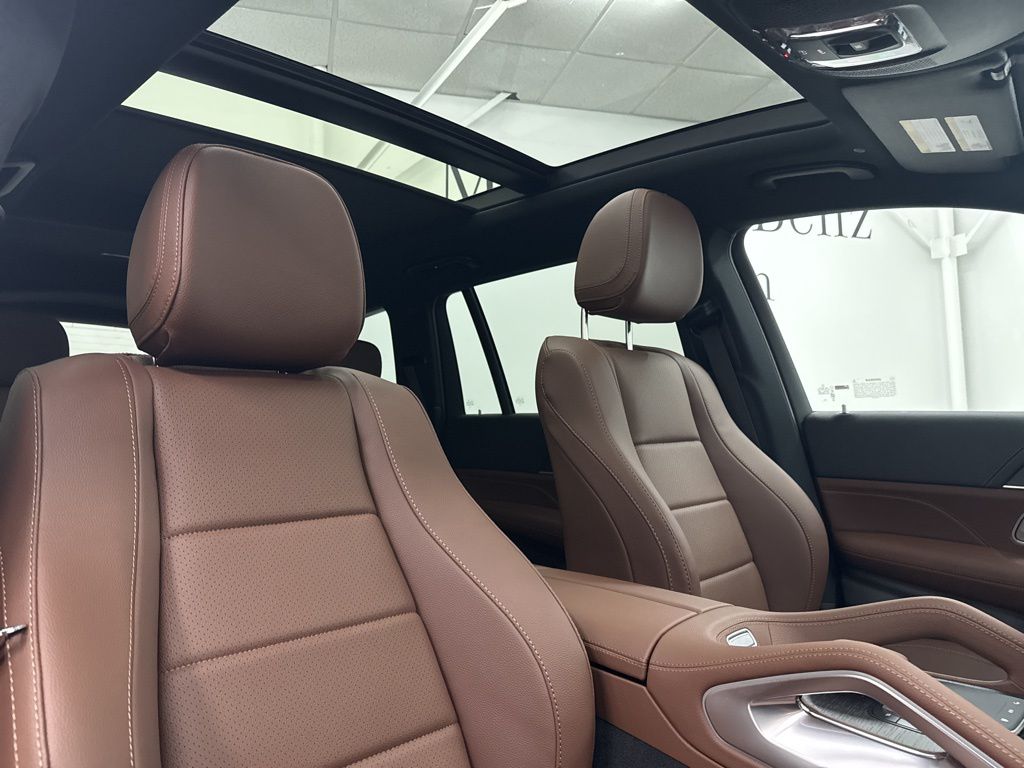 2026 Mercedes Benz GLS 450 4MATIC photo 28