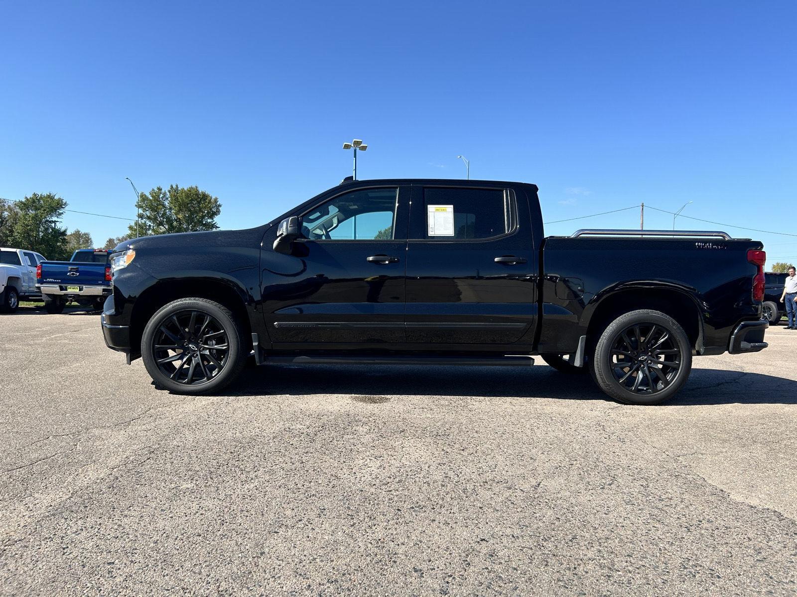2023 Chevrolet Silverado 1500 High Country photo 4