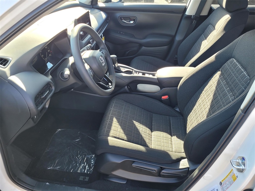 2026 Honda HR-V LX photo 13