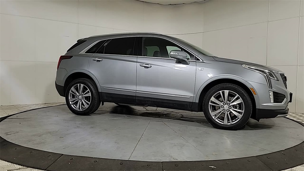 2025 CADILLAC XT5 - Image 8