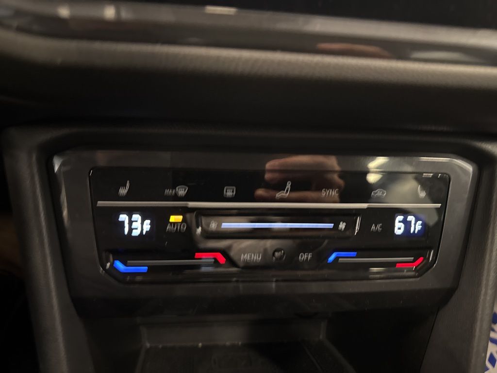 2024 Volkswagen Tiguan SE Wolfsburg Edition photo 20