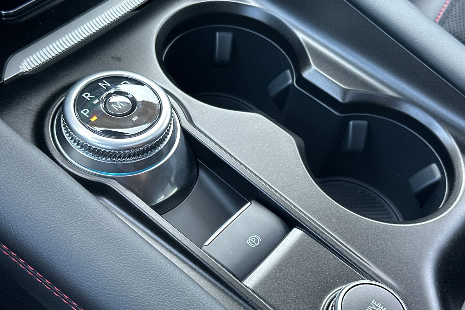 2025 Ford Explorer ST photo 15