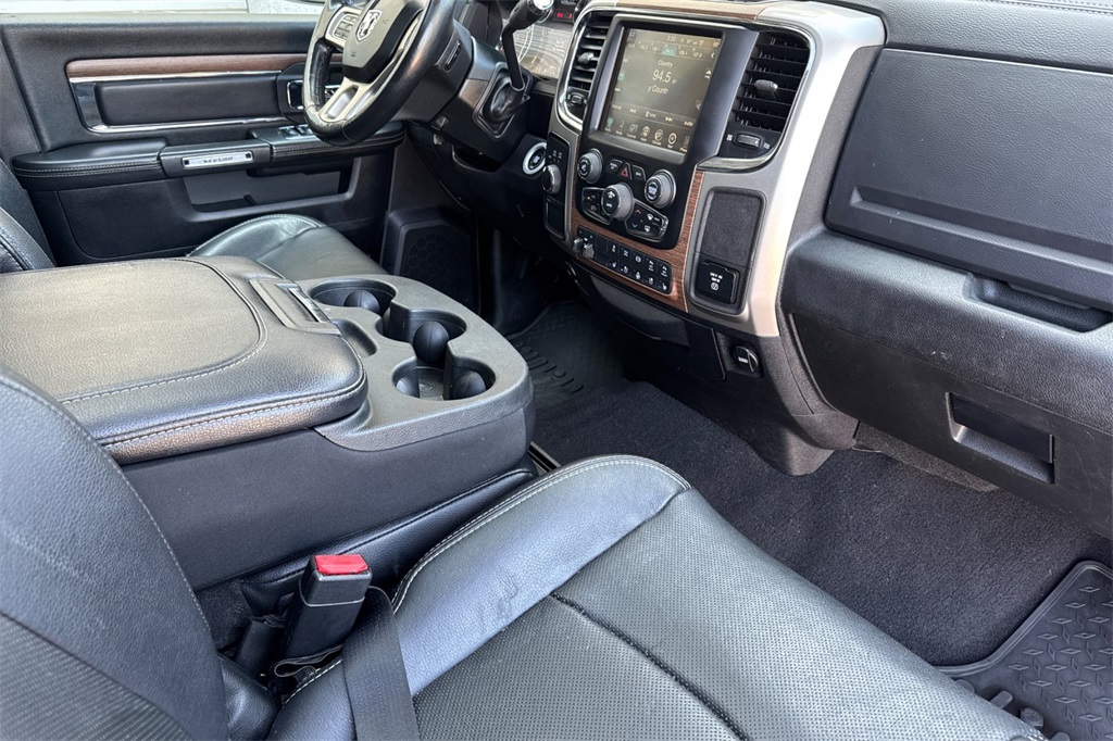 2017 Ram 3500 Laramie photo 15