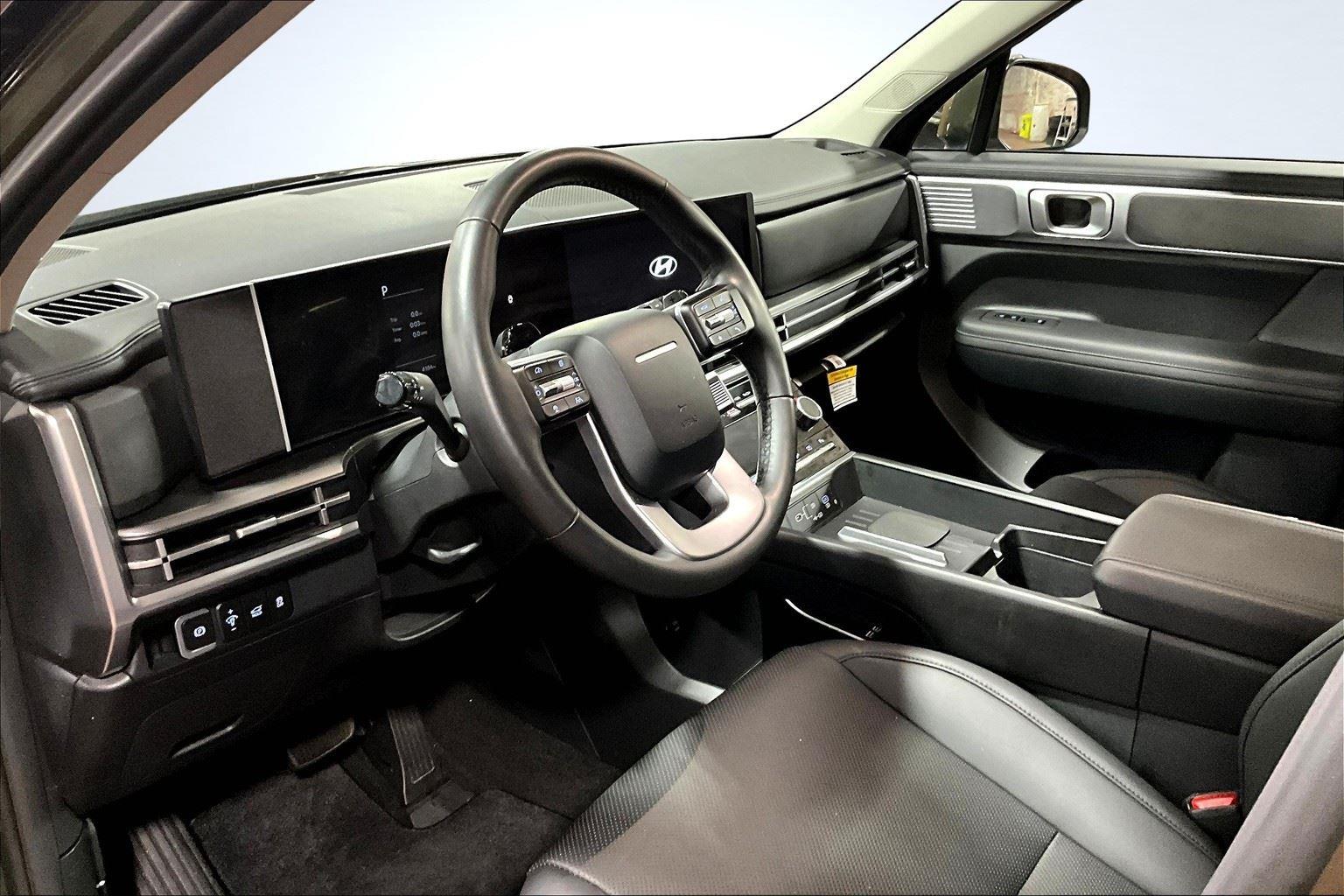 2025 Hyundai Santa Fe SEL photo 13