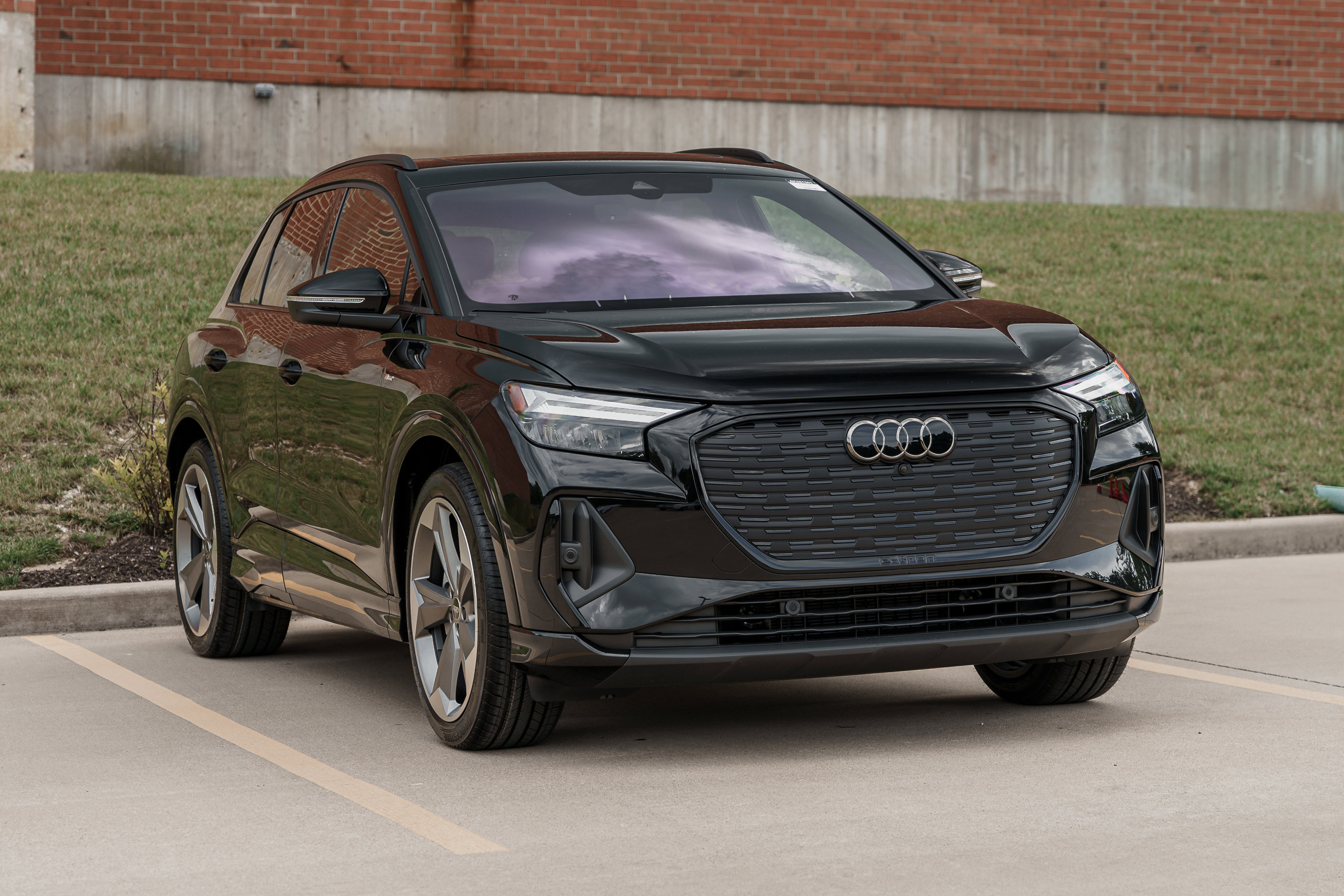 2025 Audi Q4 55 E-tron Premium Plus photo 2