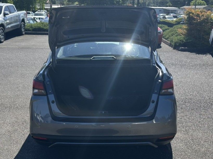 2025 Nissan Versa 1.6 S photo 9