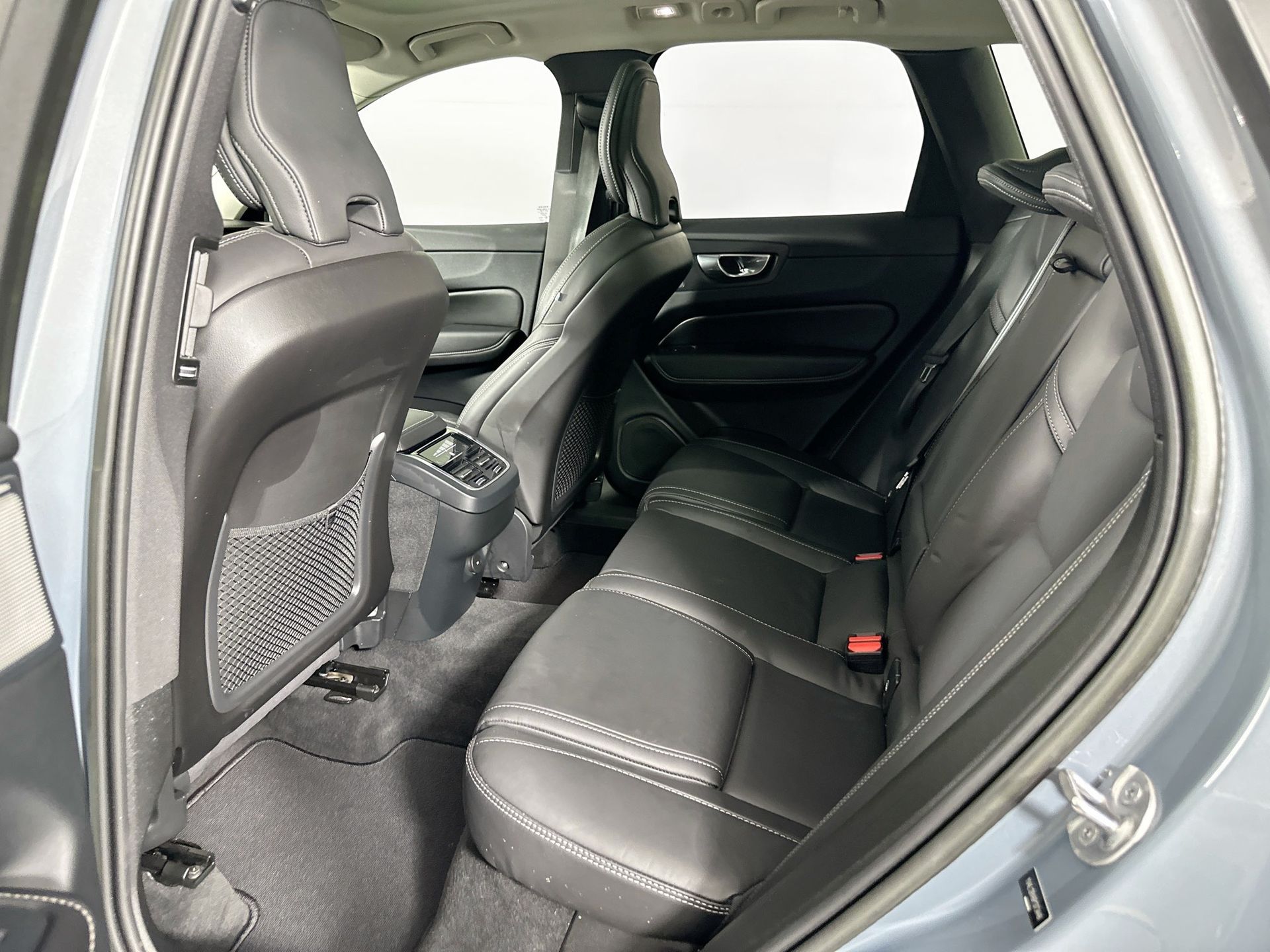 2023 Volvo XC60 B5 Ultimate photo 21