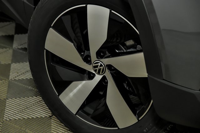 2025 Volkswagen Taos S photo 3