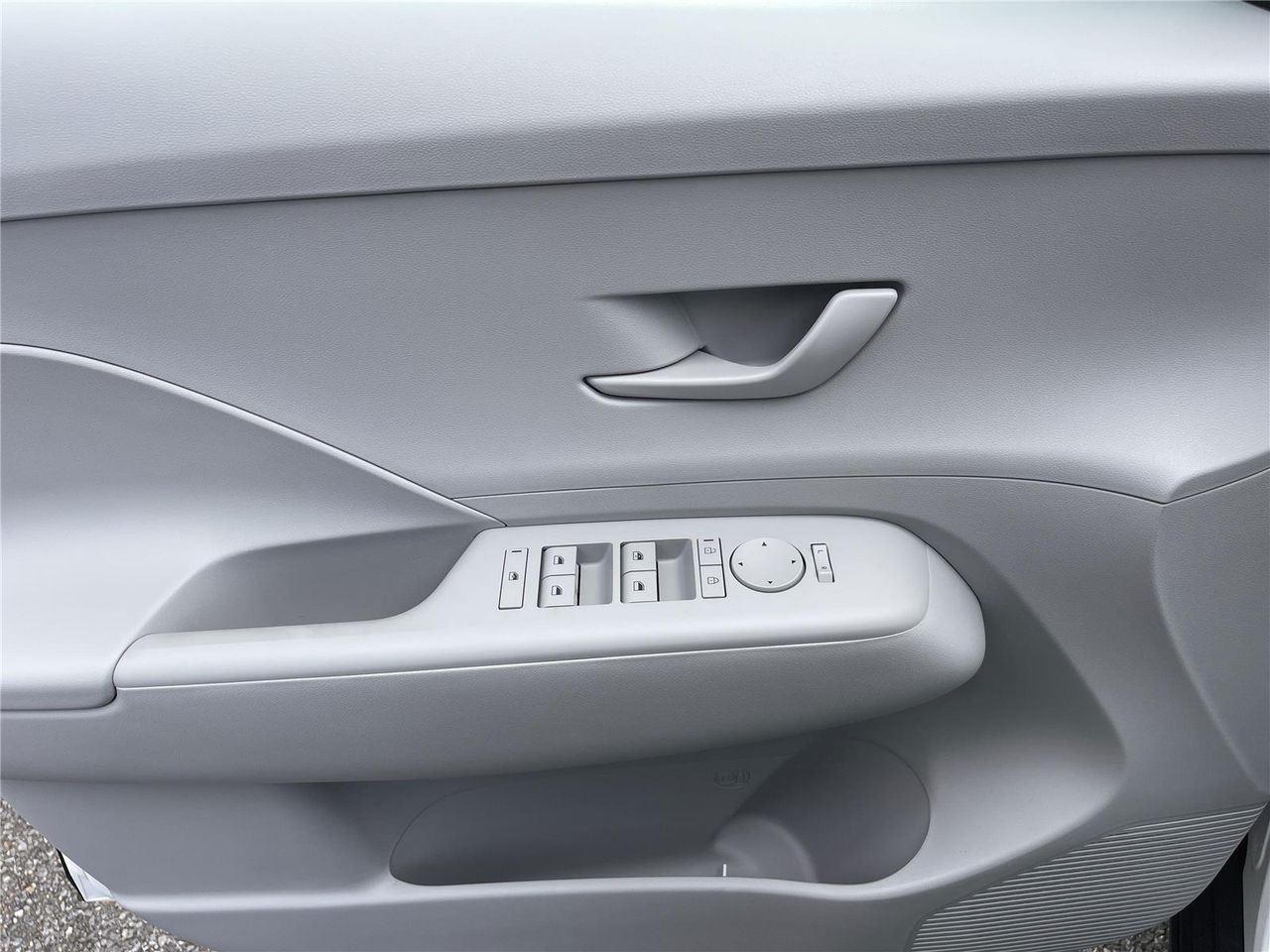 2026 Hyundai Kona SE photo 9