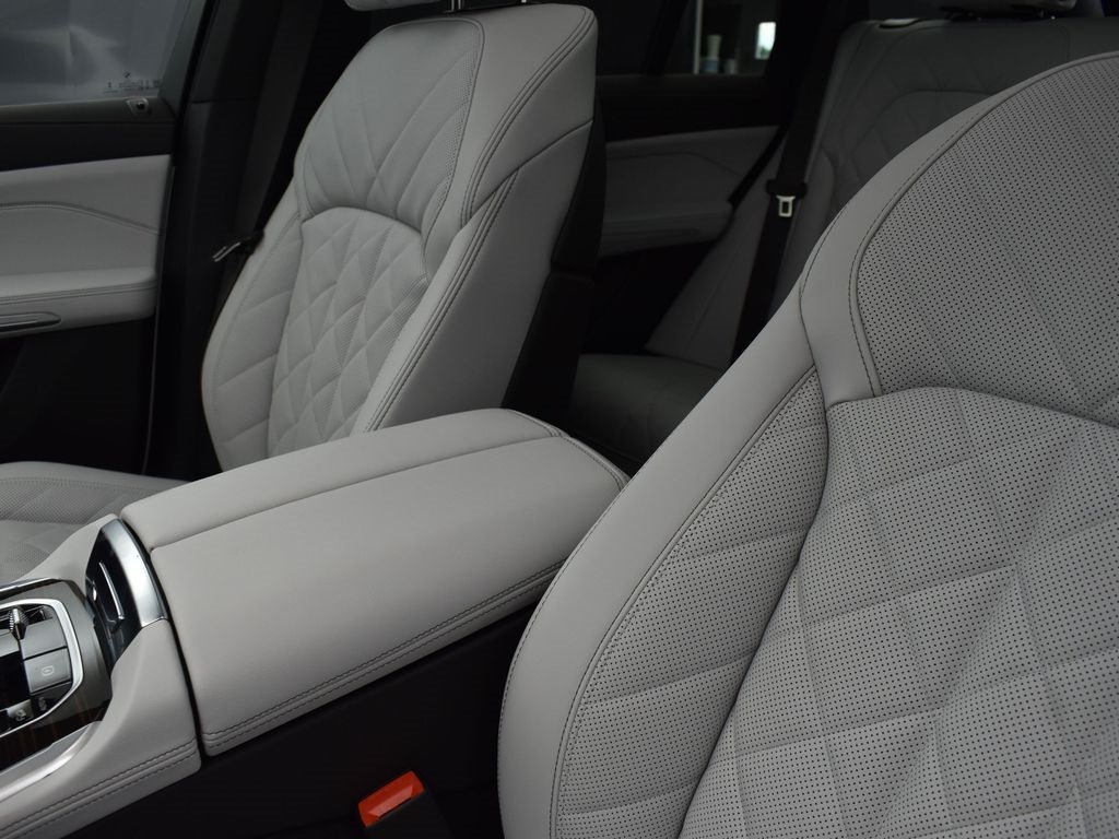 2026 Bmw X5 xDrive50e photo 13