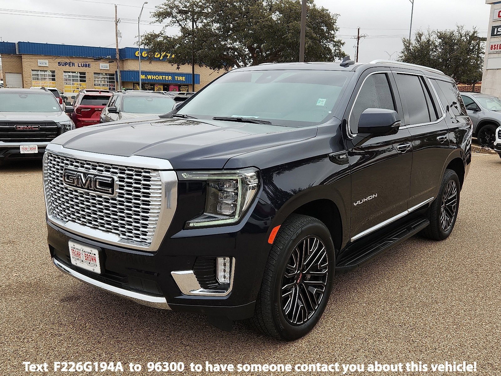 2023 GMC Yukon SLT's photo