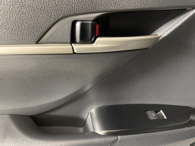 2025 Toyota Camry SE photo 27