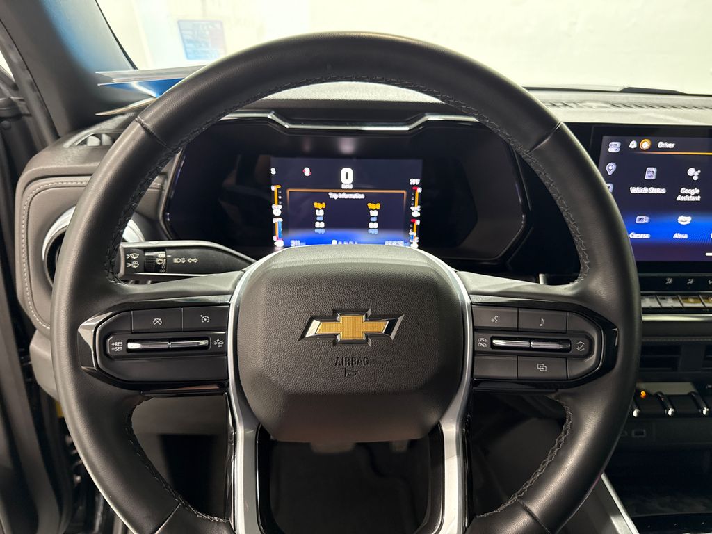 2023 Chevrolet Colorado LT photo 14