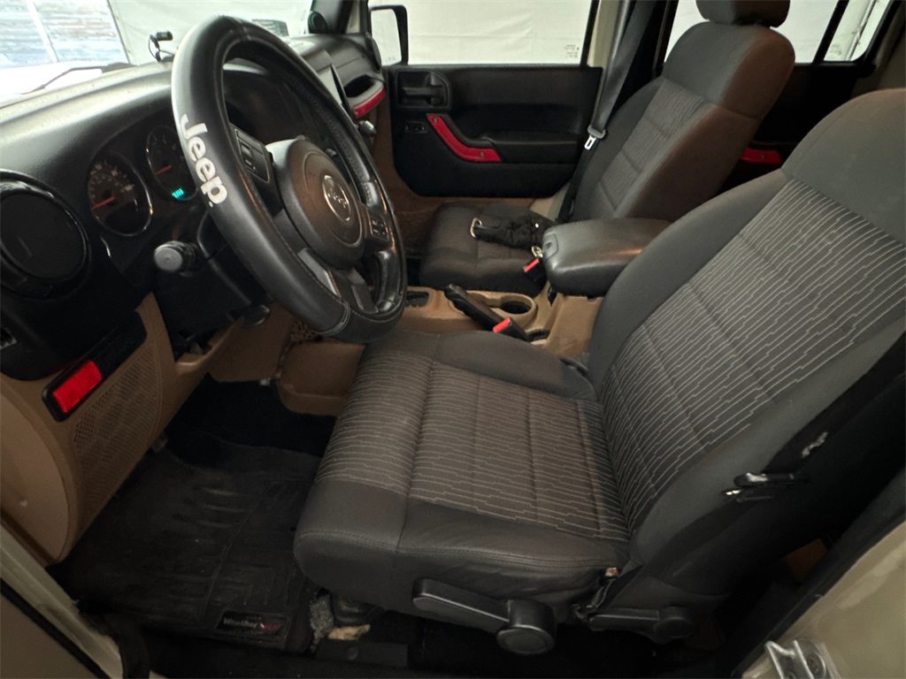 2011 Jeep Wrangler Unlimited Rubicon photo 7