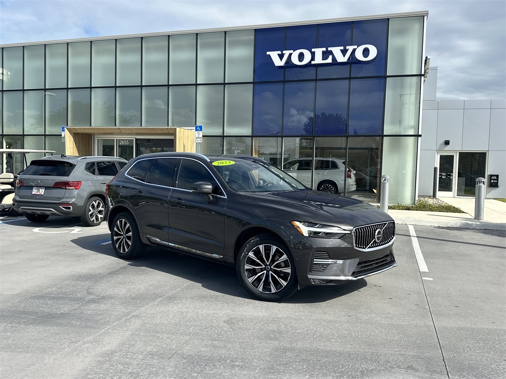 2023 Volvo XC60 Plus's photo
