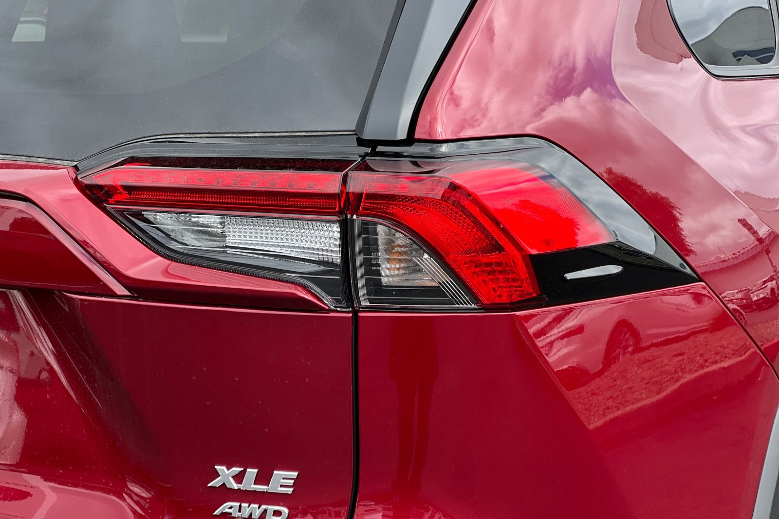 2025 Toyota RAV4 XLE Premium photo 31
