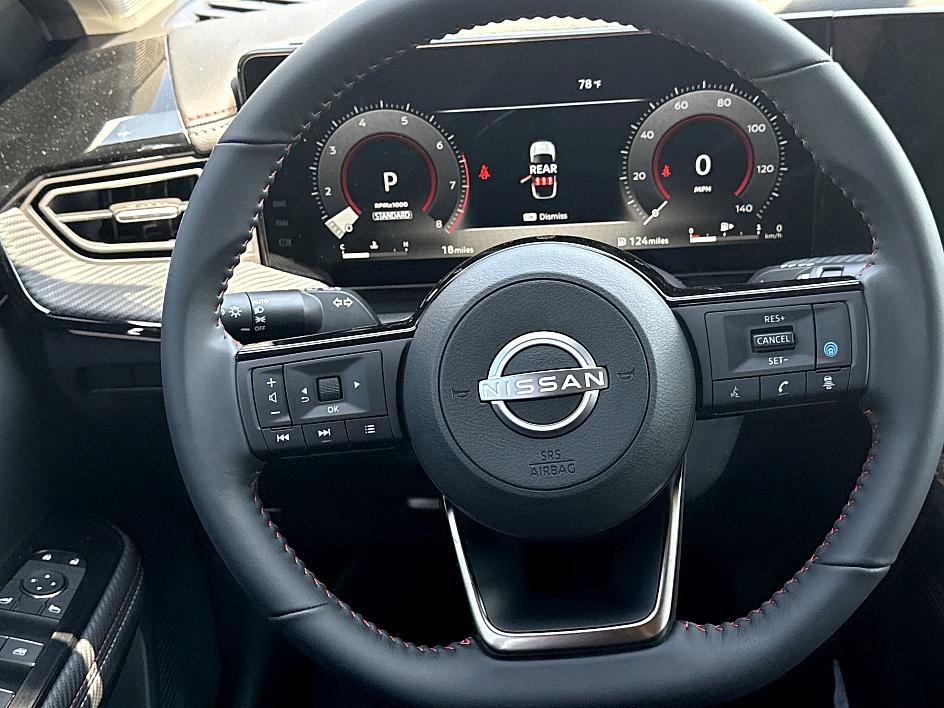 2025 Nissan Kicks SR photo 14