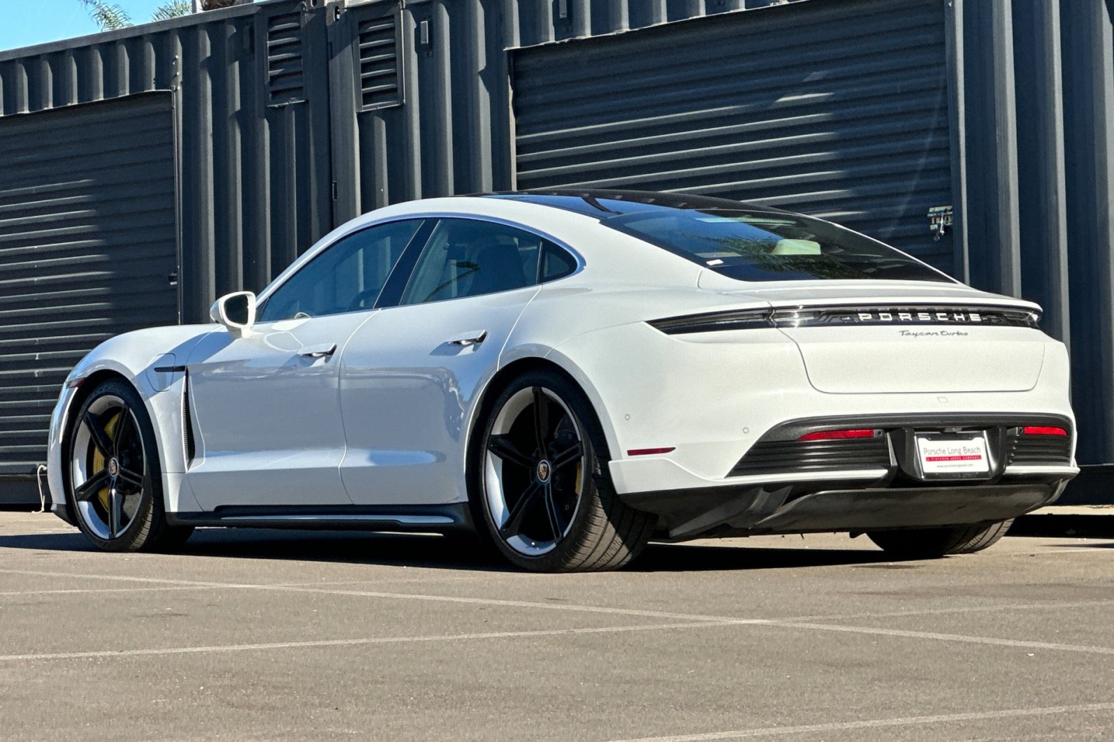 2020 Porsche Taycan Turbo photo 3