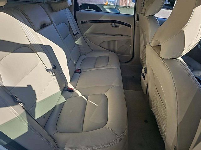 2015 Volvo XC70 T6 Platinum photo 13
