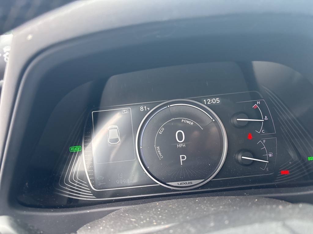 2020 Lexus UX 250h Premium photo 20