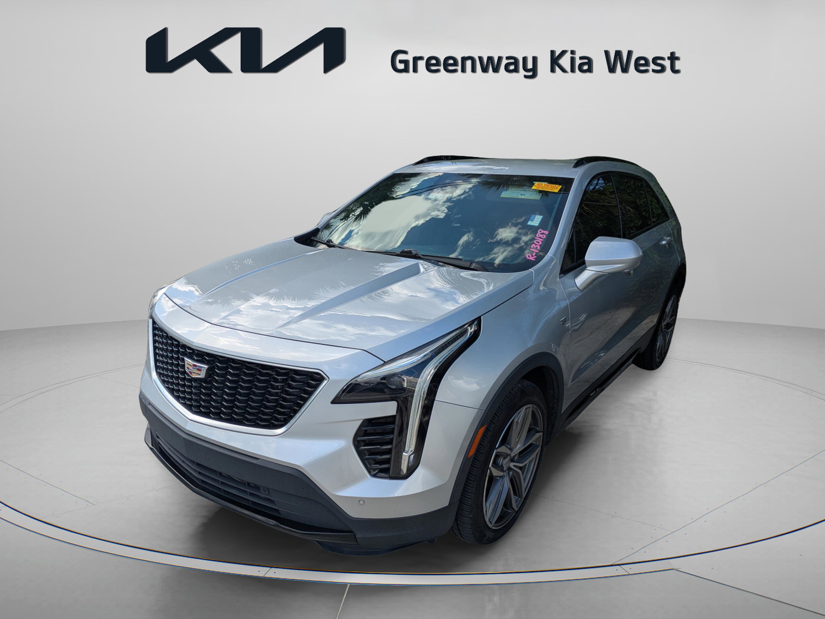 2019 Cadillac XT4 Sport photo 2