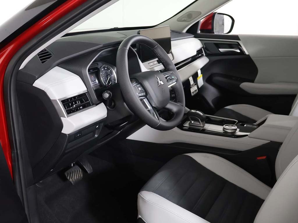 2025 Mitsubishi Outlander SE Ralliart photo 23
