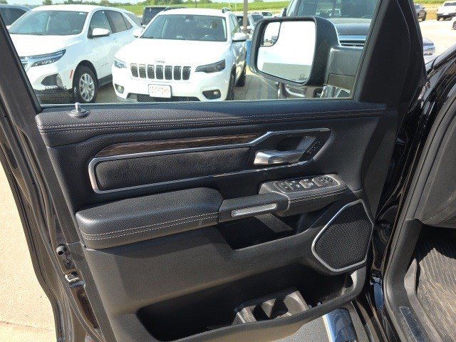 2019 Ram 1500 Laramie photo 12