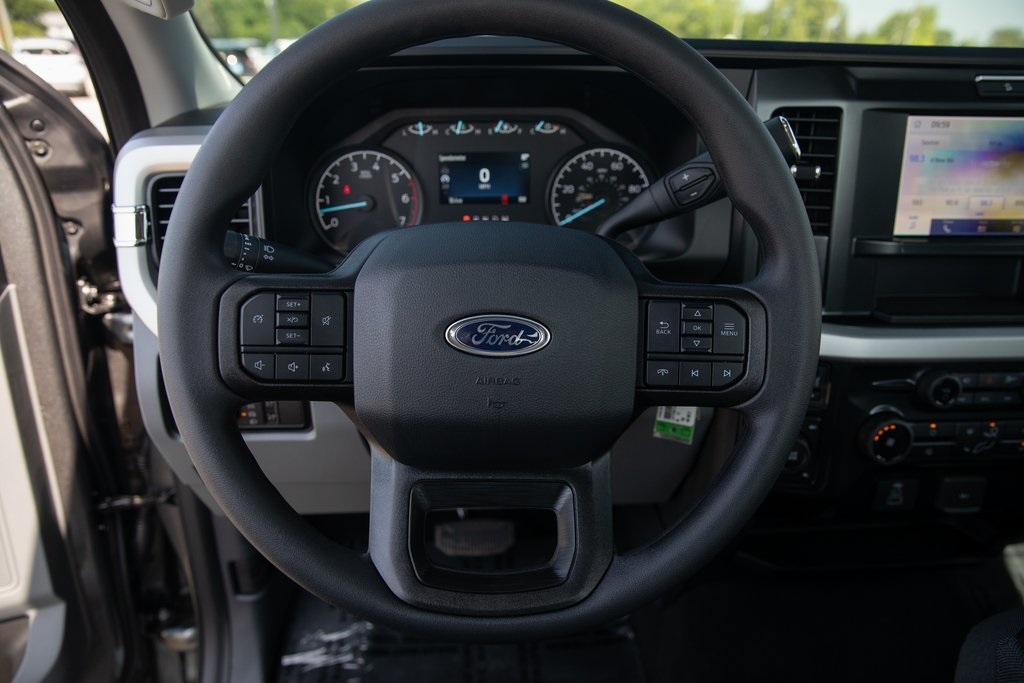 2025 Ford F-350 XL photo 28