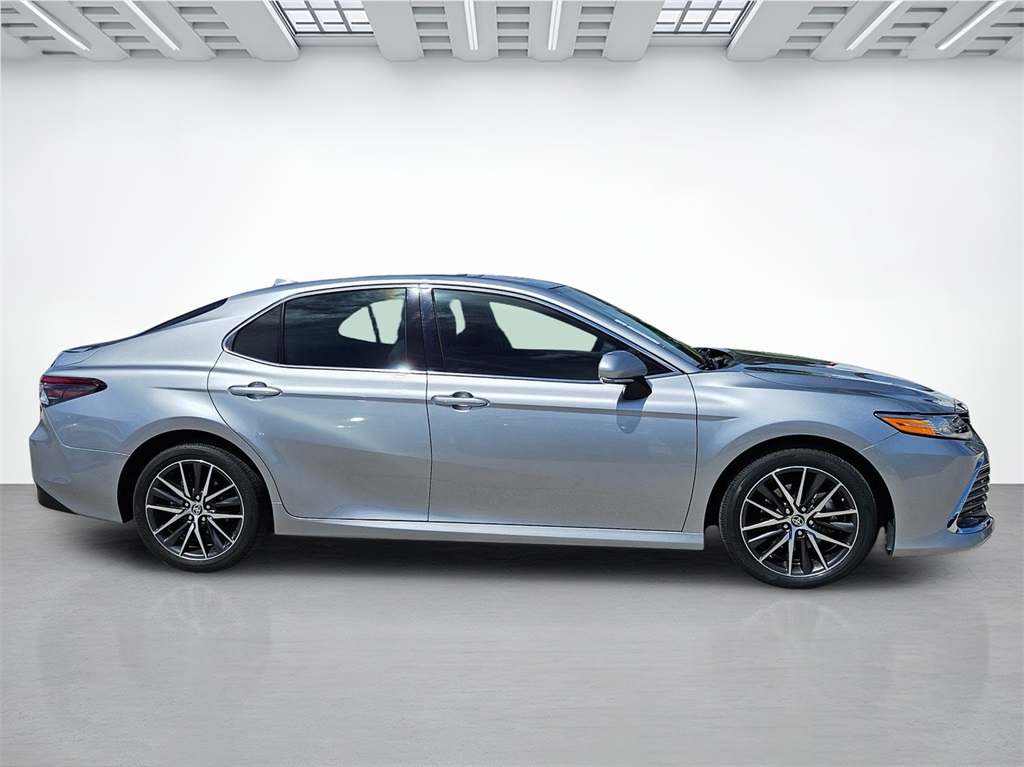 2022 Toyota Camry XLE photo 4